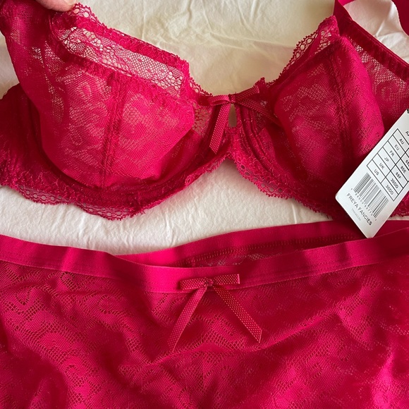 NEW! FREYA Bra and Panties set 36C and size S. - Picture 2 of 8